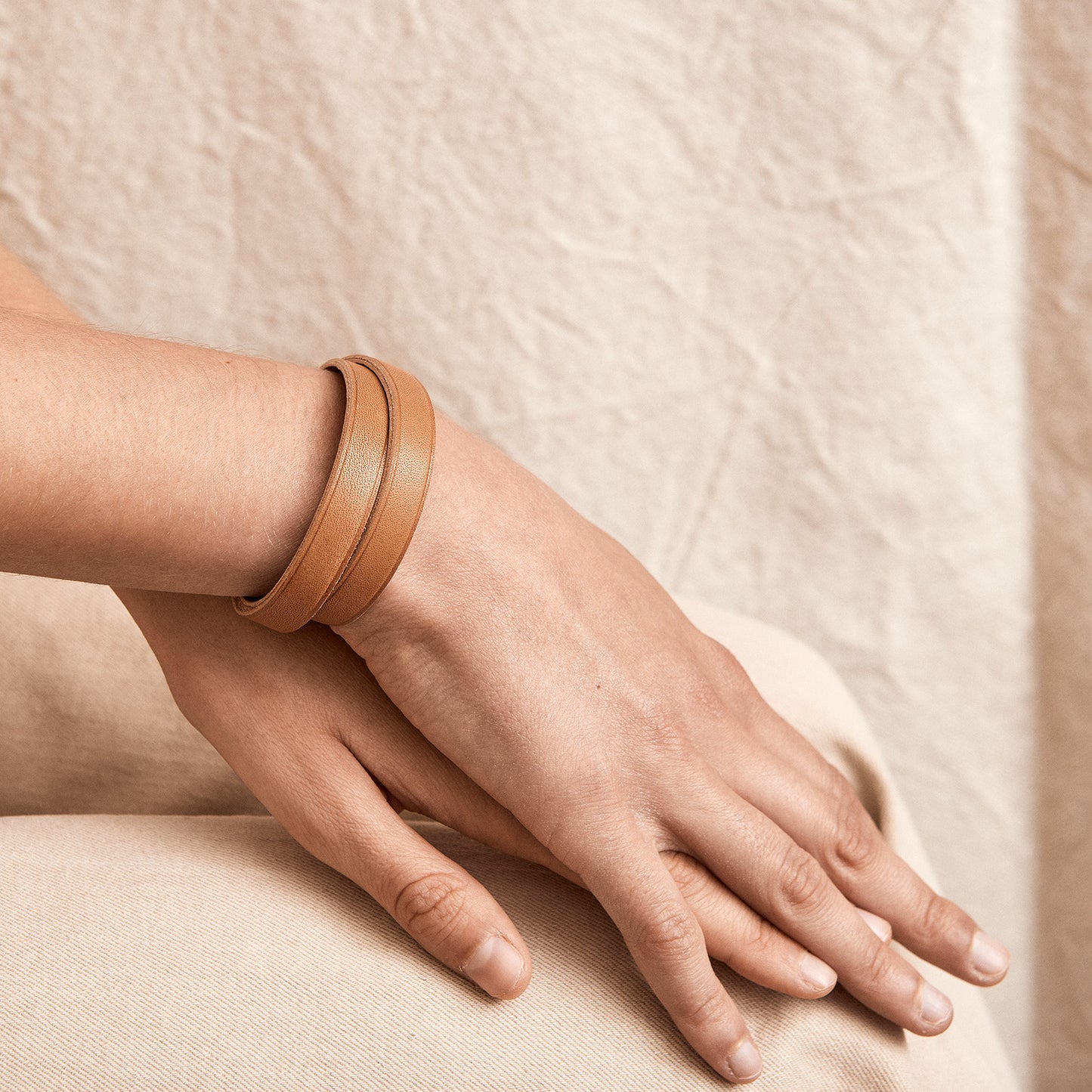 bracelet double tour en cuir naturel