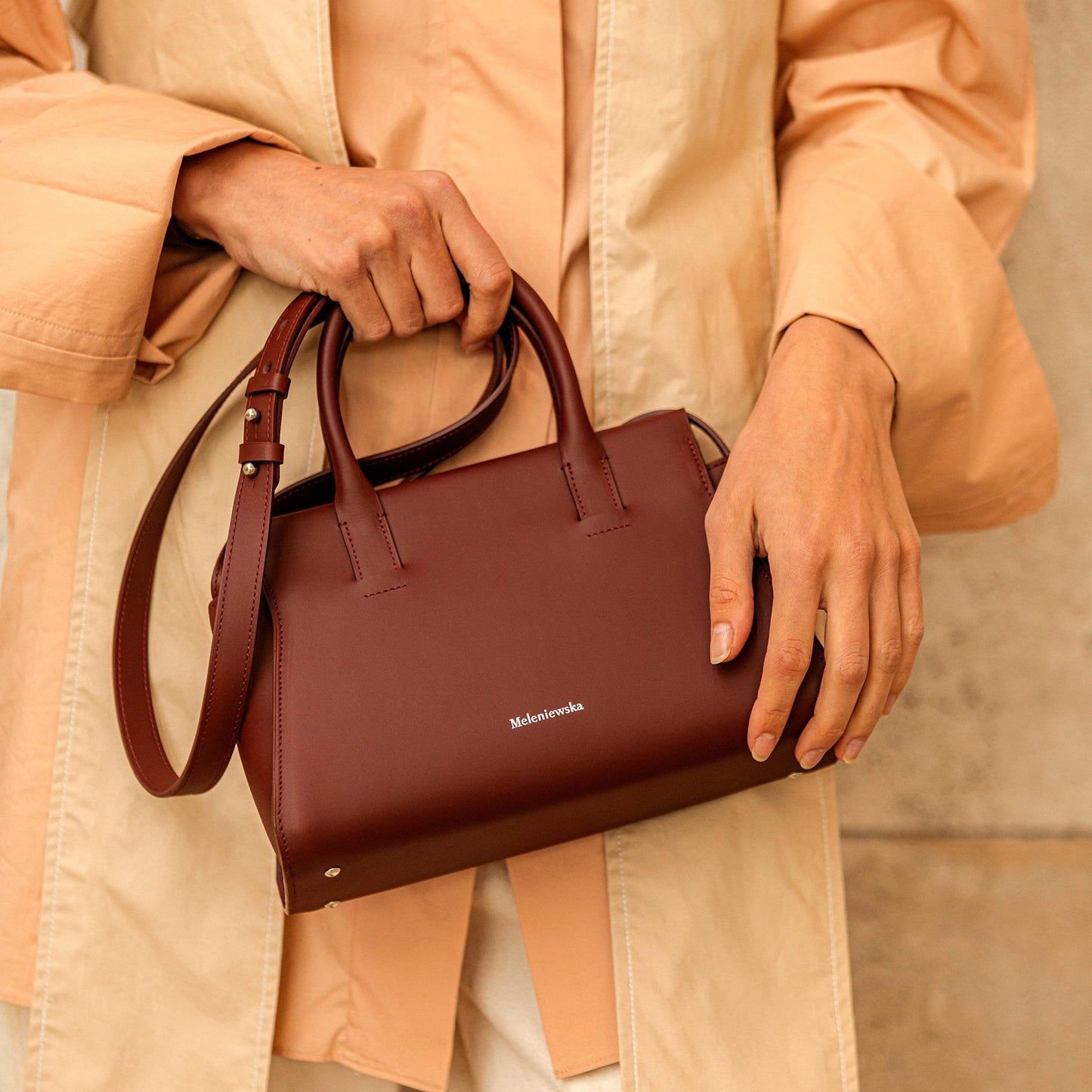 sac à main en cuir bordeaux