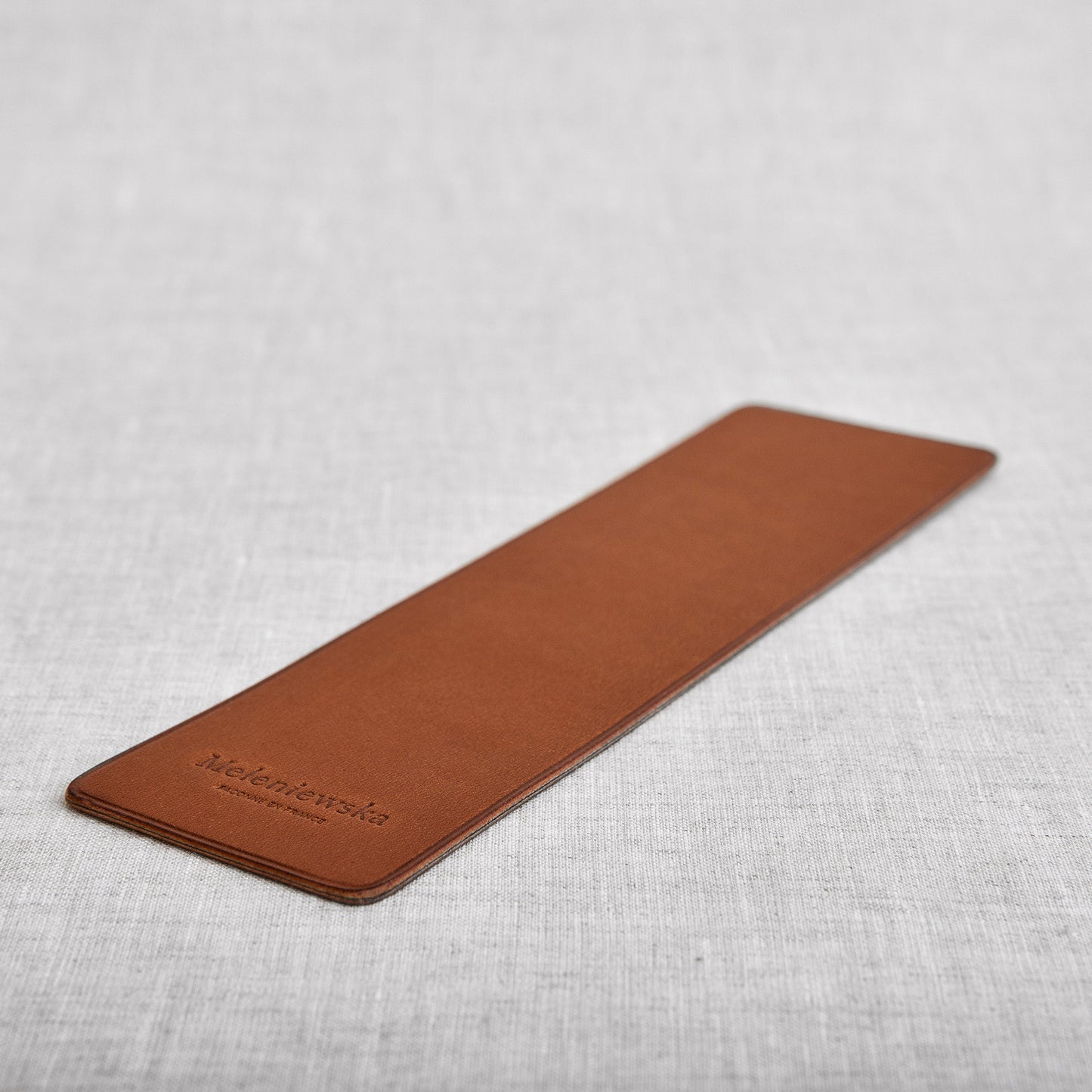 marque-page cuir fauve