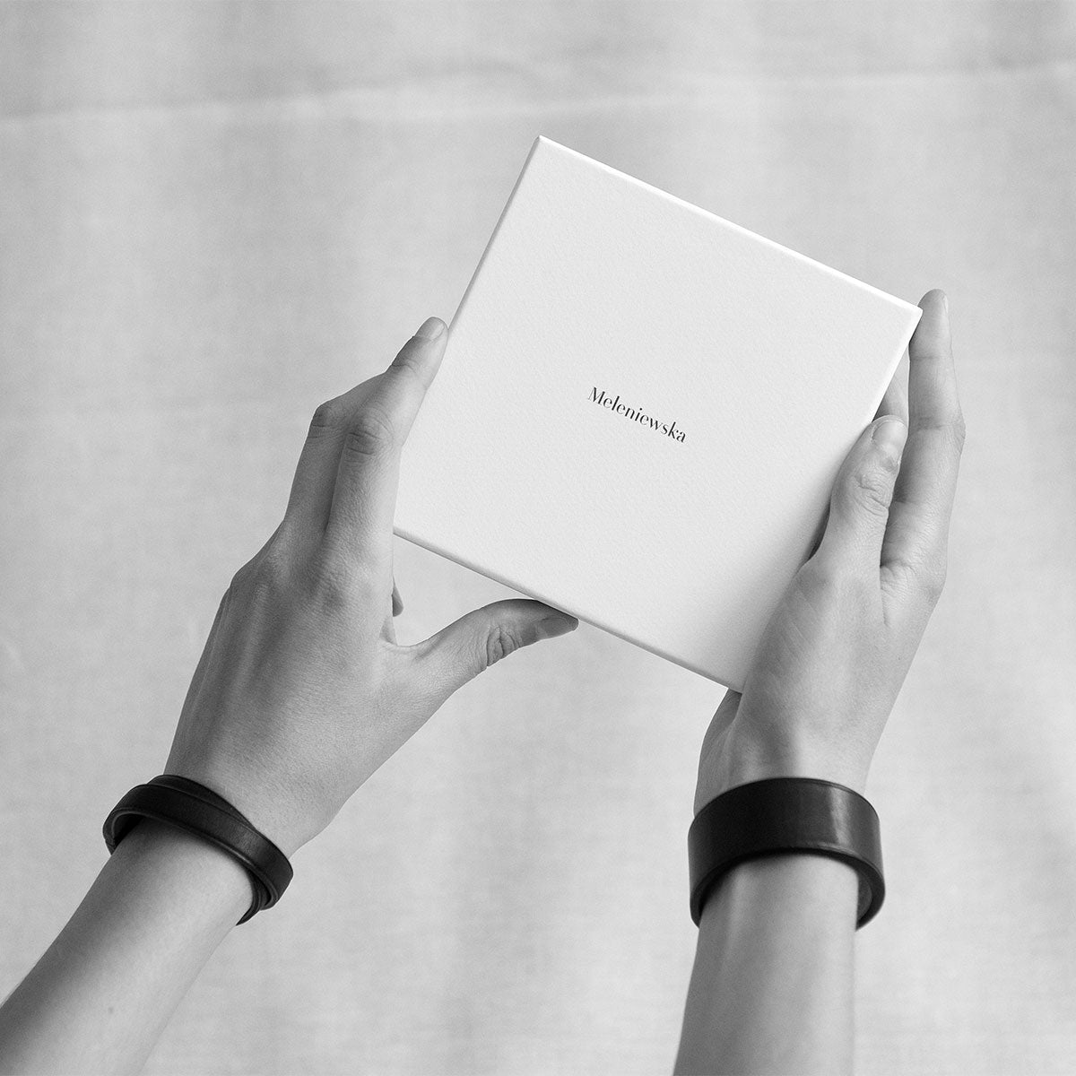 manchette cuir de russie