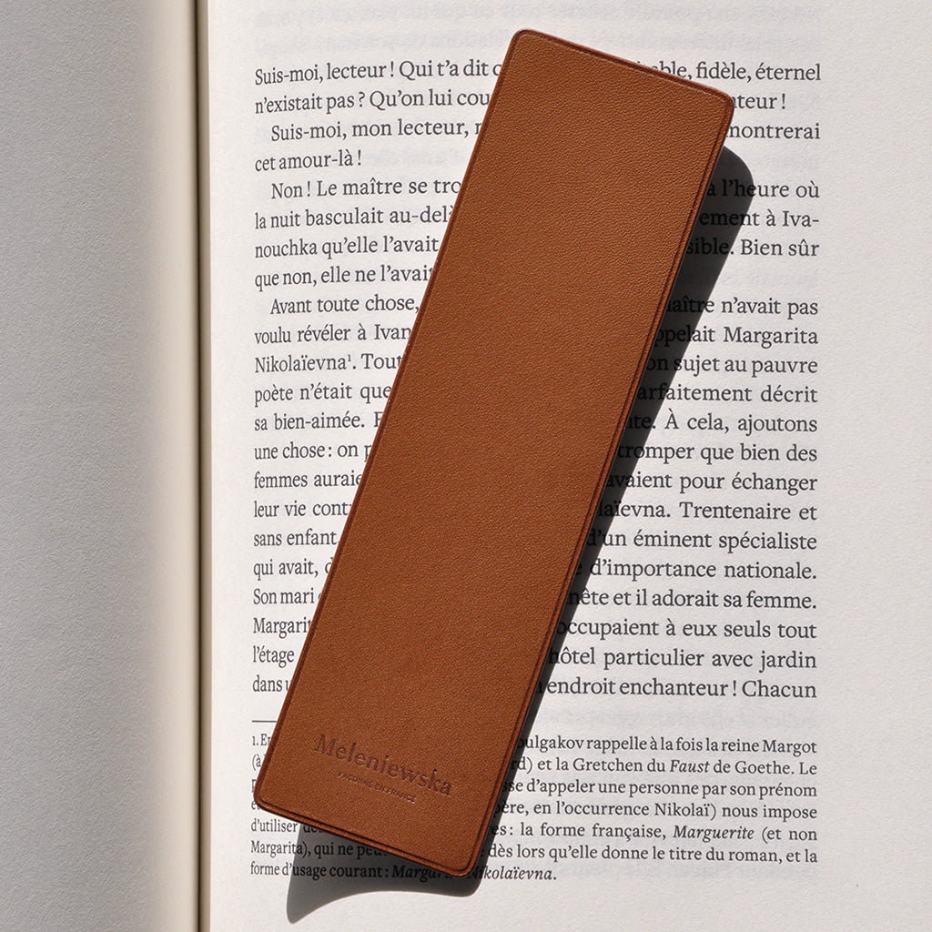 marque-page cuir fauve