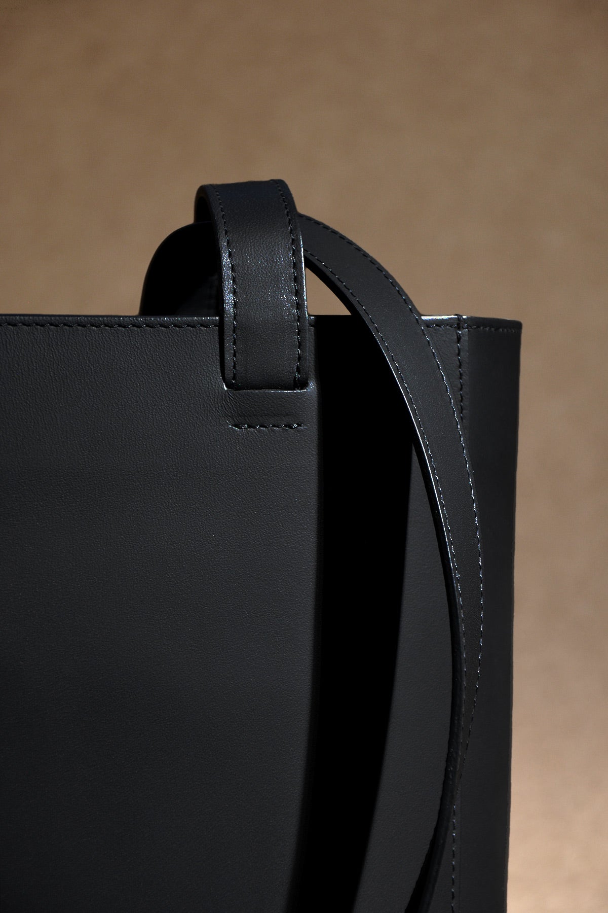 sac cabas en cuir noir